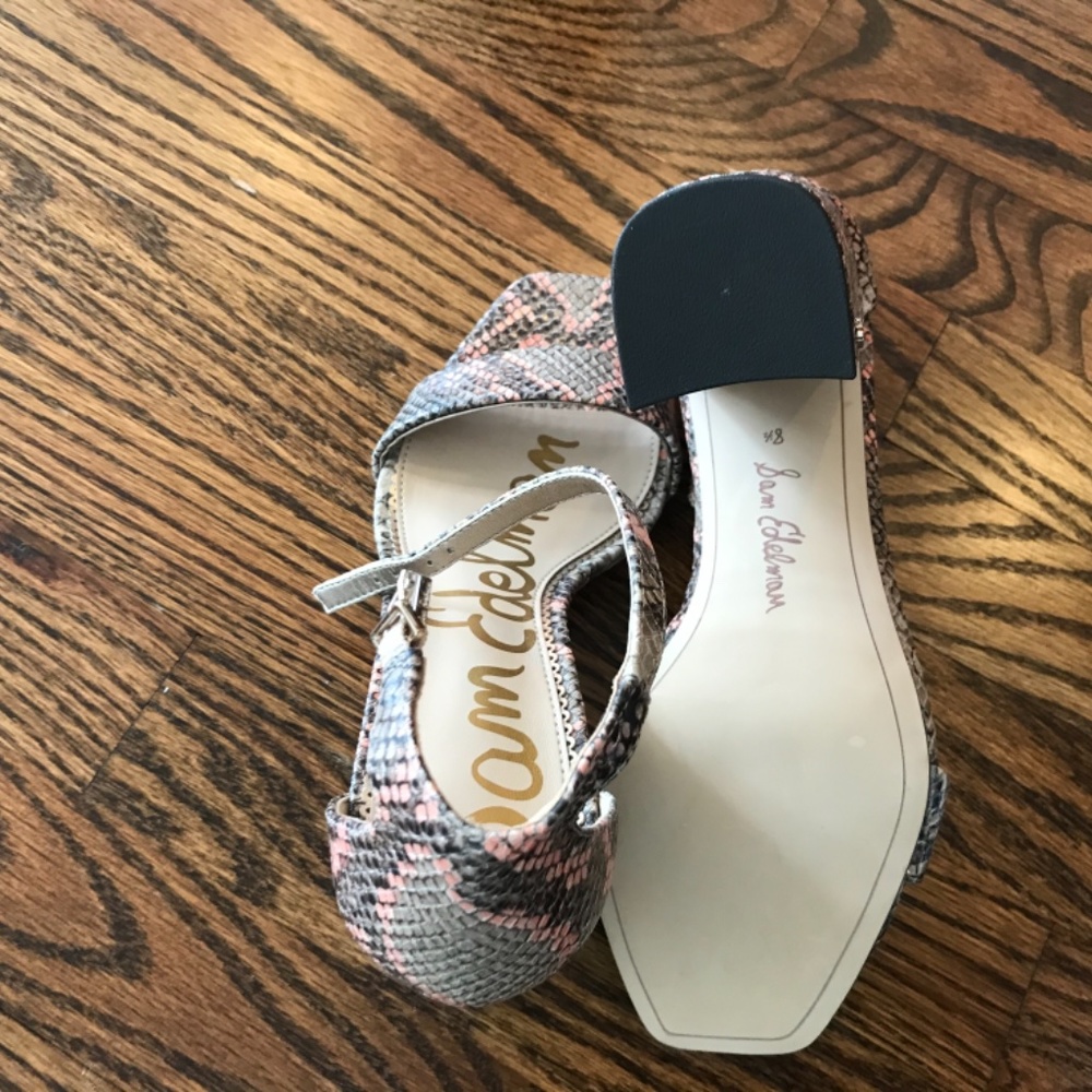 Sandals - Picture 2 of 2